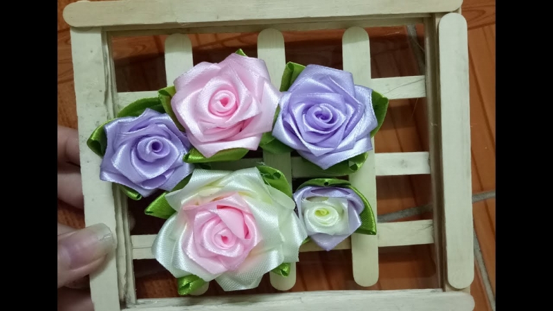 Top 5 loại ruy băng làm hoa phổ biến nhất - Chia sẻ bí quyết chọn lựa của dân làm hoa chuyên nghiệp 7 Top 5 loại ruy băng làm hoa phổ biến nhất - Chia sẻ bí quyết chọn lựa của dân làm hoa chuyên nghiệp